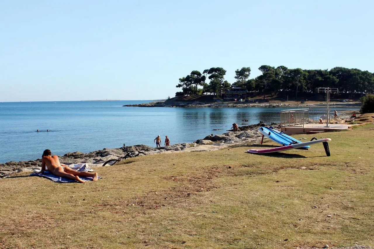Holiday House With A Parking Space Medulin - 13655 בית נופש
